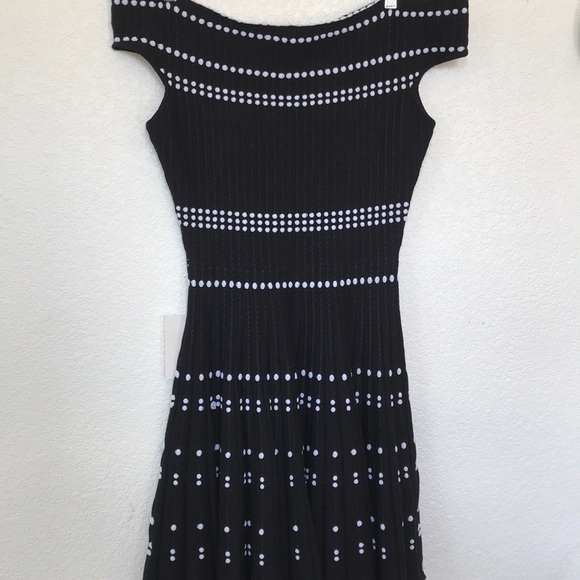 NEW Adelyn Rae Off the Shoulder Sweater Dress sz M - Picture 6 of 6